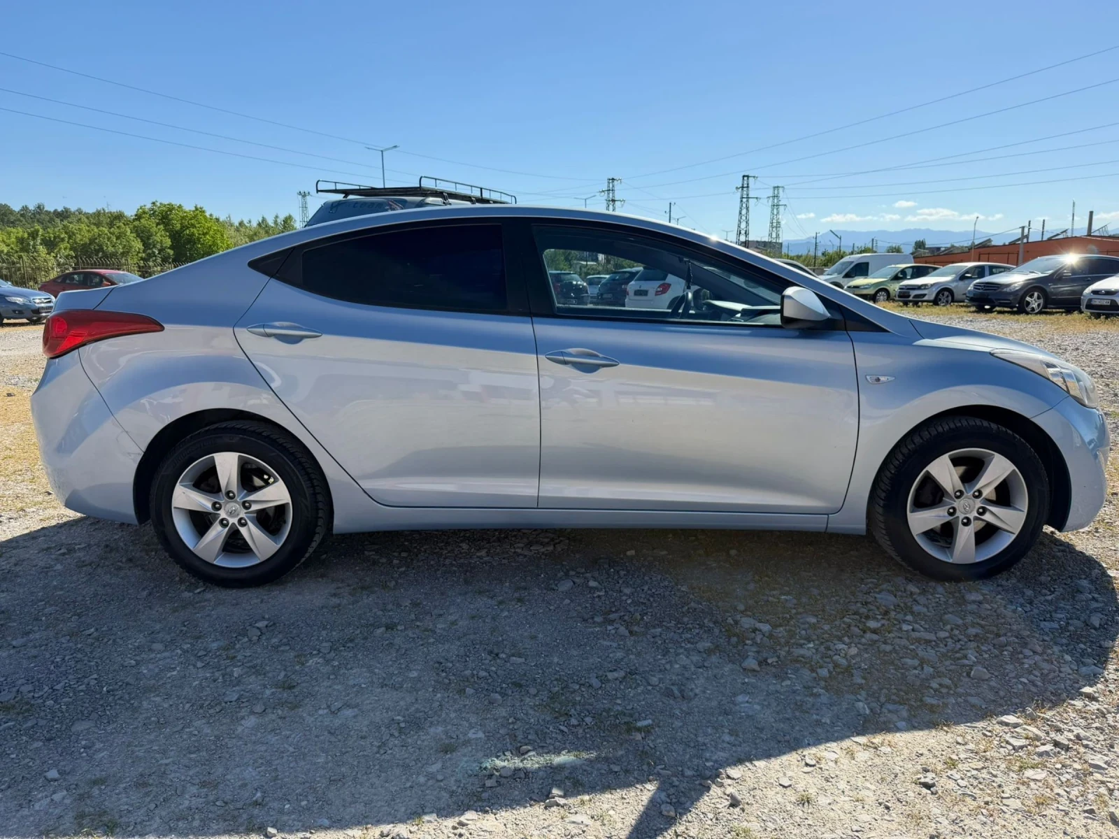 Hyundai Elantra 1.6 - 16V, снимка 8 - Автомобили и джипове - 54554850