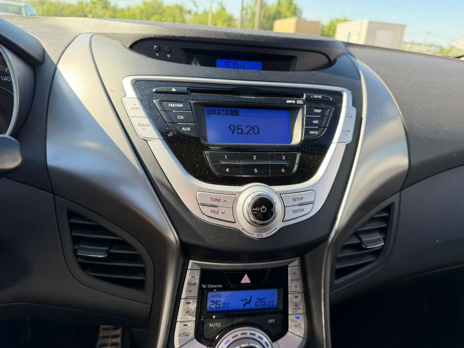 Hyundai Elantra 1.6 - 16V, снимка 14 - Автомобили и джипове - 54554850