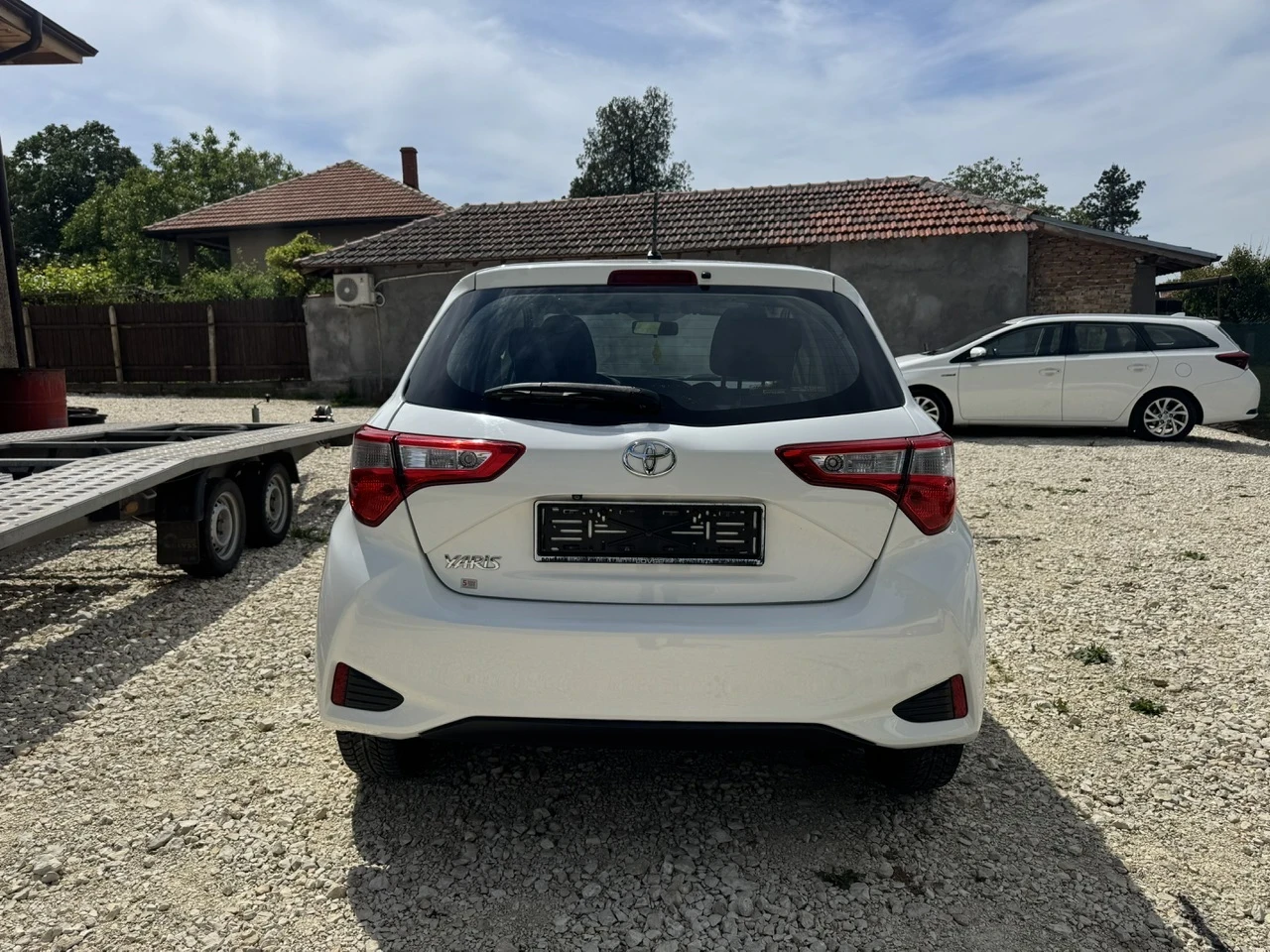 Toyota Yaris 1.5i Facelift/Multimedia, снимка 4 - Автомобили и джипове - 54608923