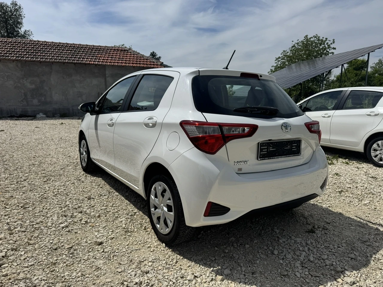 Toyota Yaris 1.5i Facelift/Multimedia, снимка 3 - Автомобили и джипове - 54608923