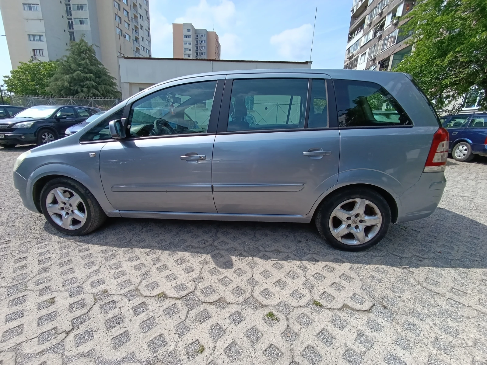 Opel Zafira 1.7 CDTI, снимка 2 - Автомобили и джипове - 54765710
