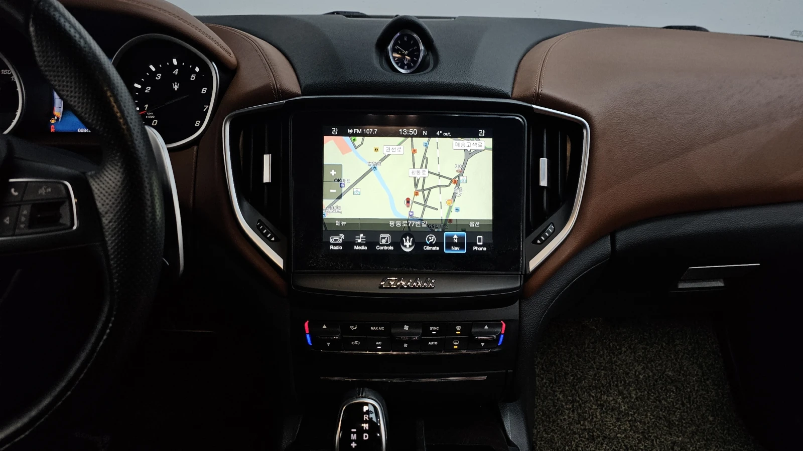 Maserati Ghibli 3.0 V6 Luxury, снимка 9 - Автомобили и джипове - 54768859