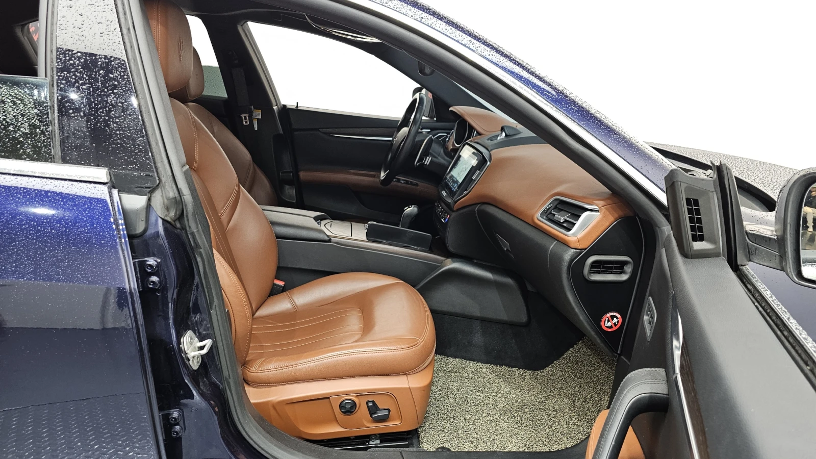 Maserati Ghibli 3.0 V6 Luxury, снимка 12 - Автомобили и джипове - 54768859