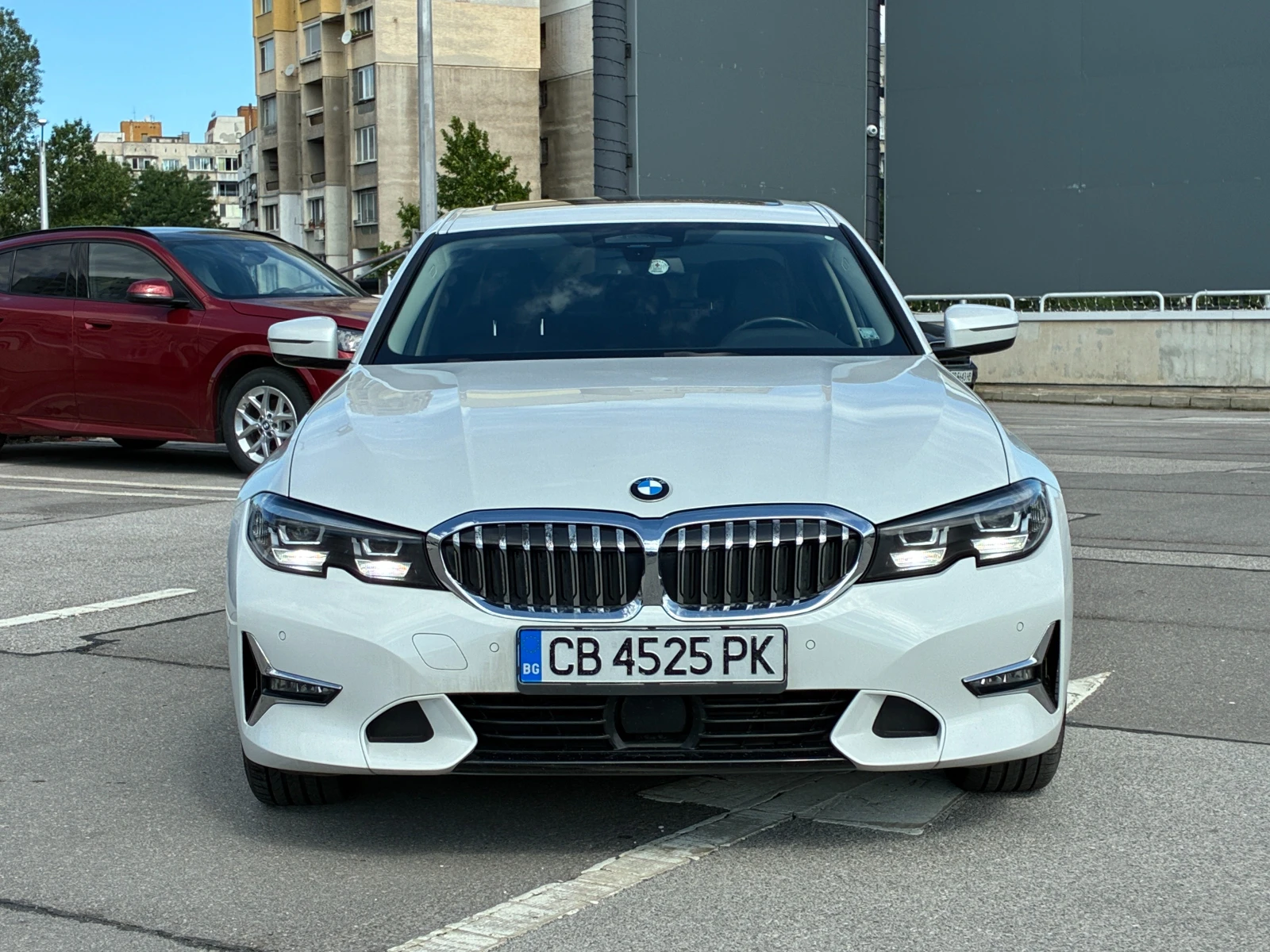 BMW 320 320d xDrive Limousine, снимка 8 - Автомобили и джипове - 54942366