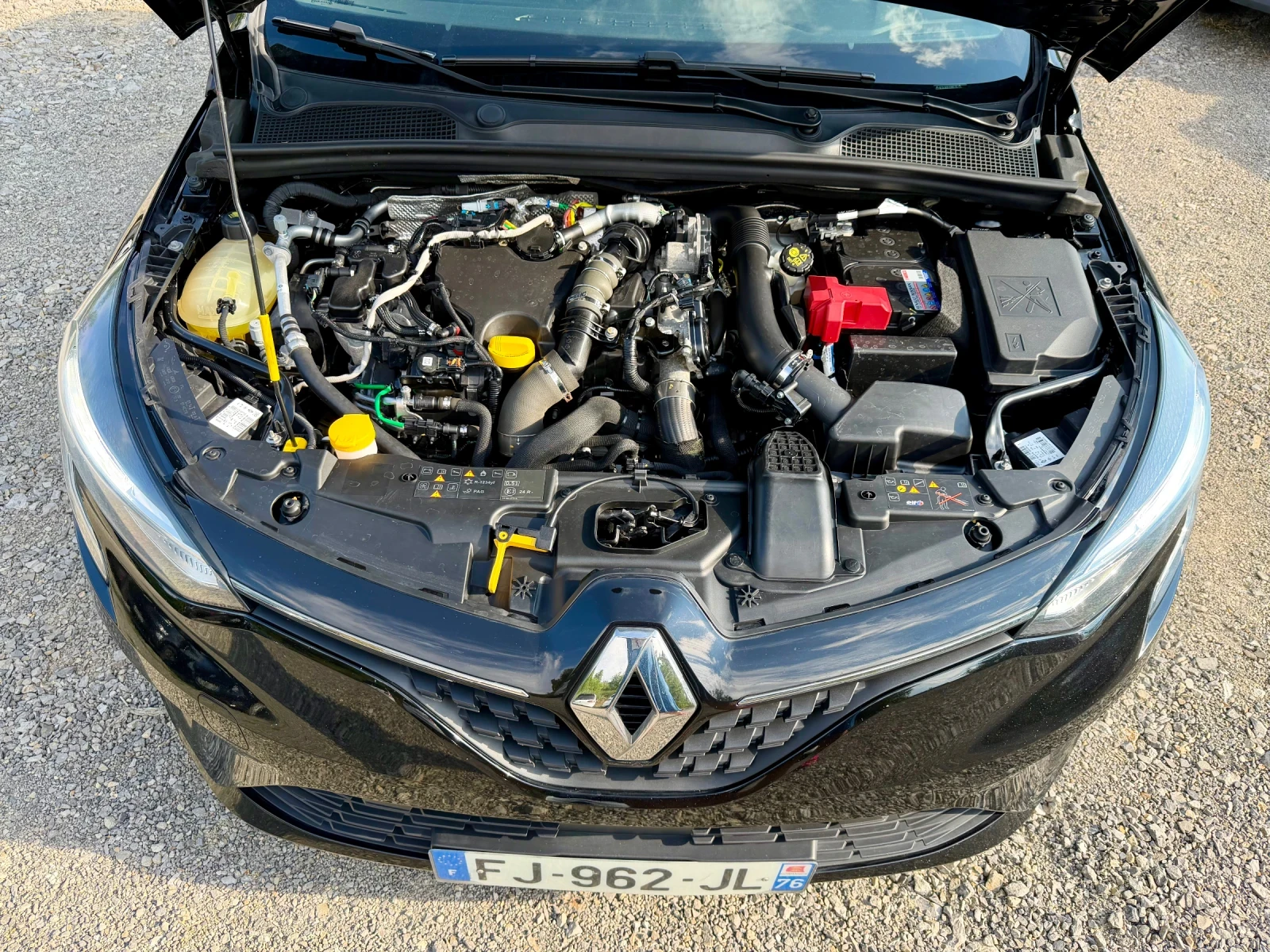 Renault Clio 1.5 DCI EURO 6, снимка 15 - Автомобили и джипове - 55034616