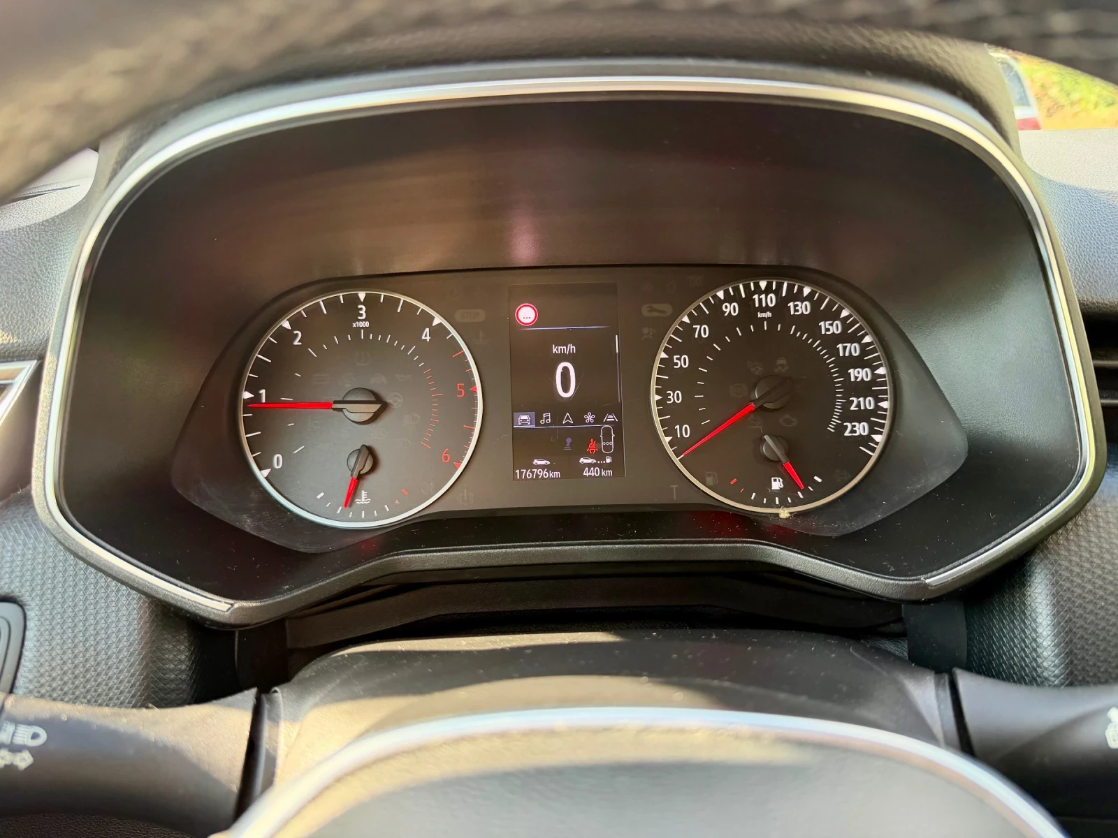 Renault Clio 1.5 DCI EURO 6, снимка 13 - Автомобили и джипове - 55034616