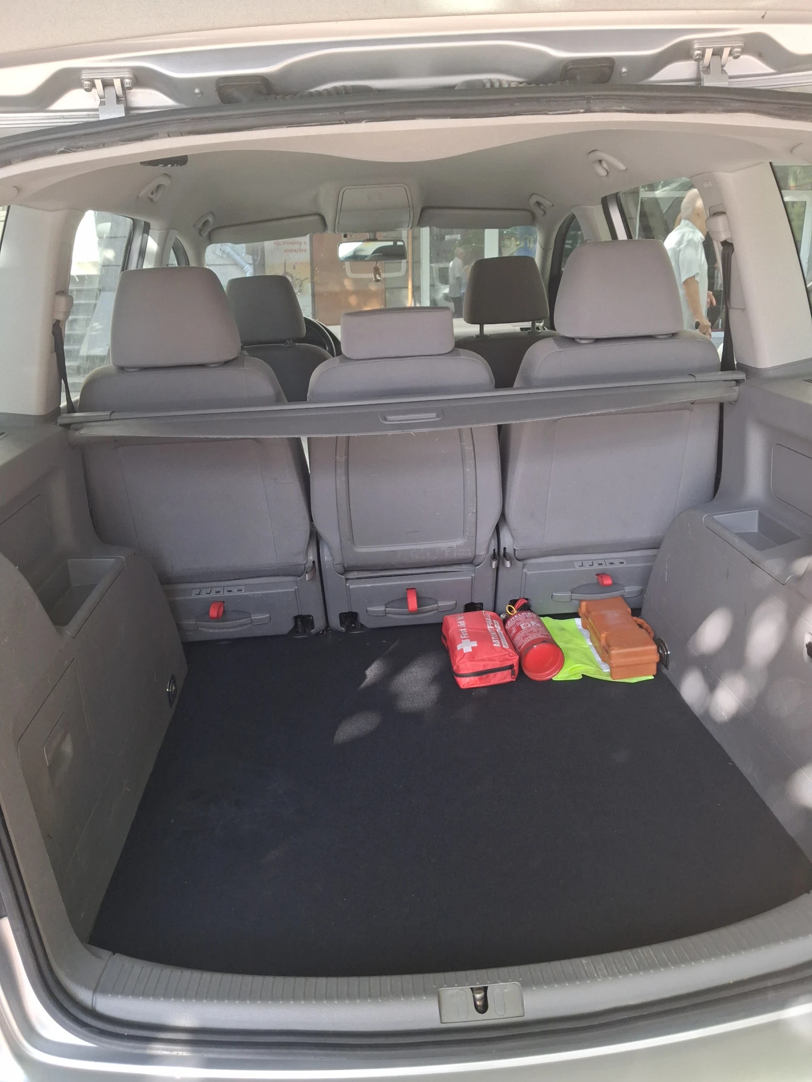 VW Touran, снимка 14 - Автомобили и джипове - 55852043