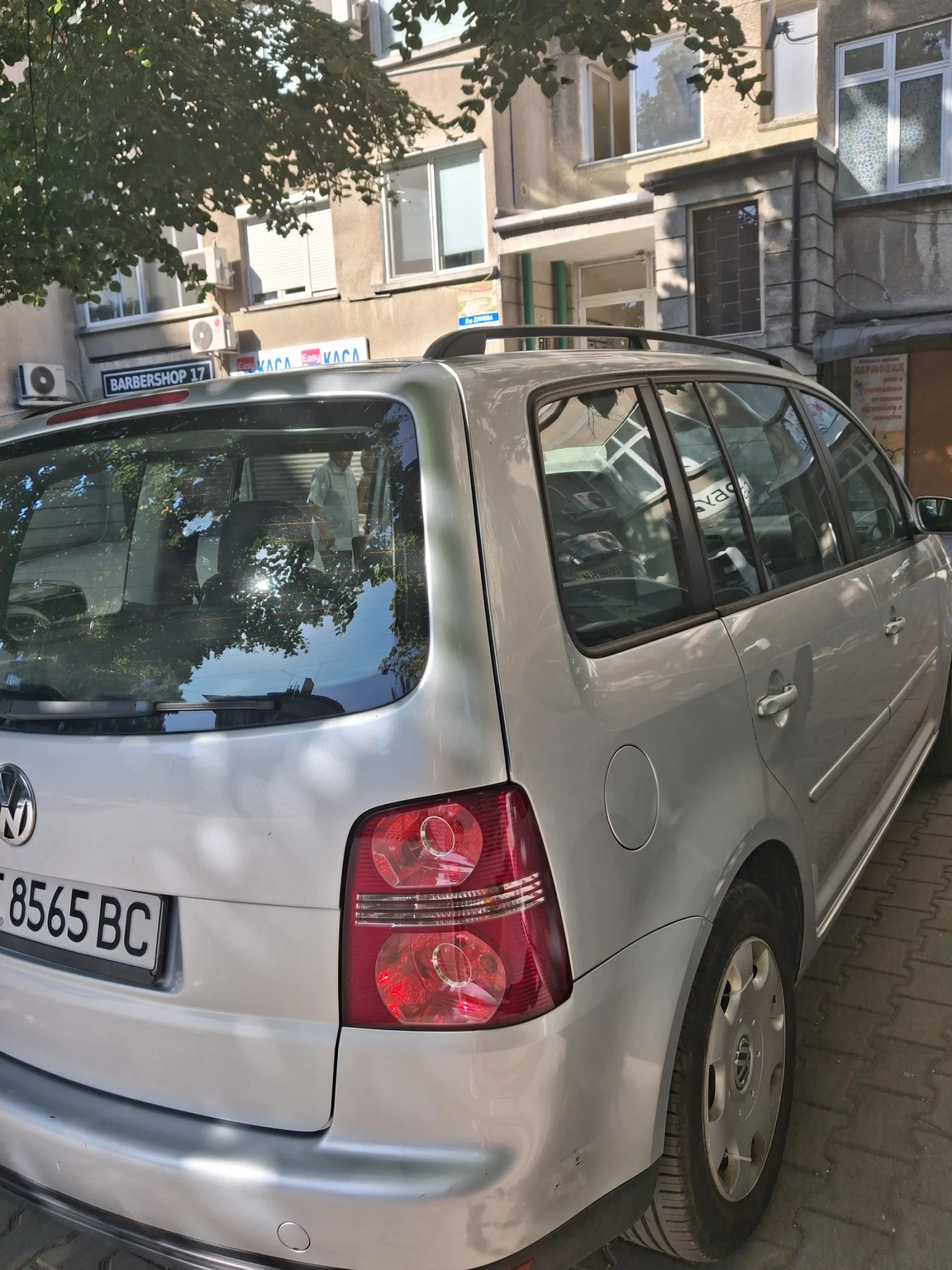 VW Touran, снимка 16 - Автомобили и джипове - 55852043