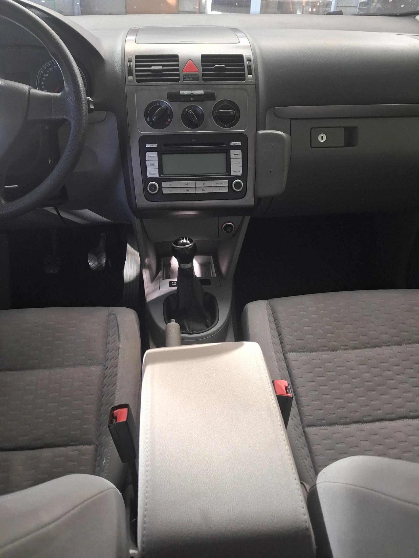 VW Touran, снимка 10 - Автомобили и джипове - 55852043
