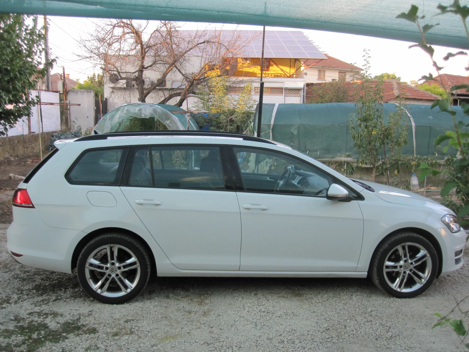 VW Golf 1.6 TDI Blumotion, снимка 4 - Автомобили и джипове - 56216142