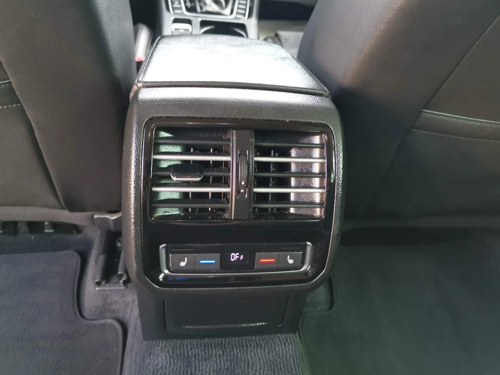 VW Passat  B8, 2.0 TDI, 190hp, снимка 10 - Автомобили и джипове - 56336193