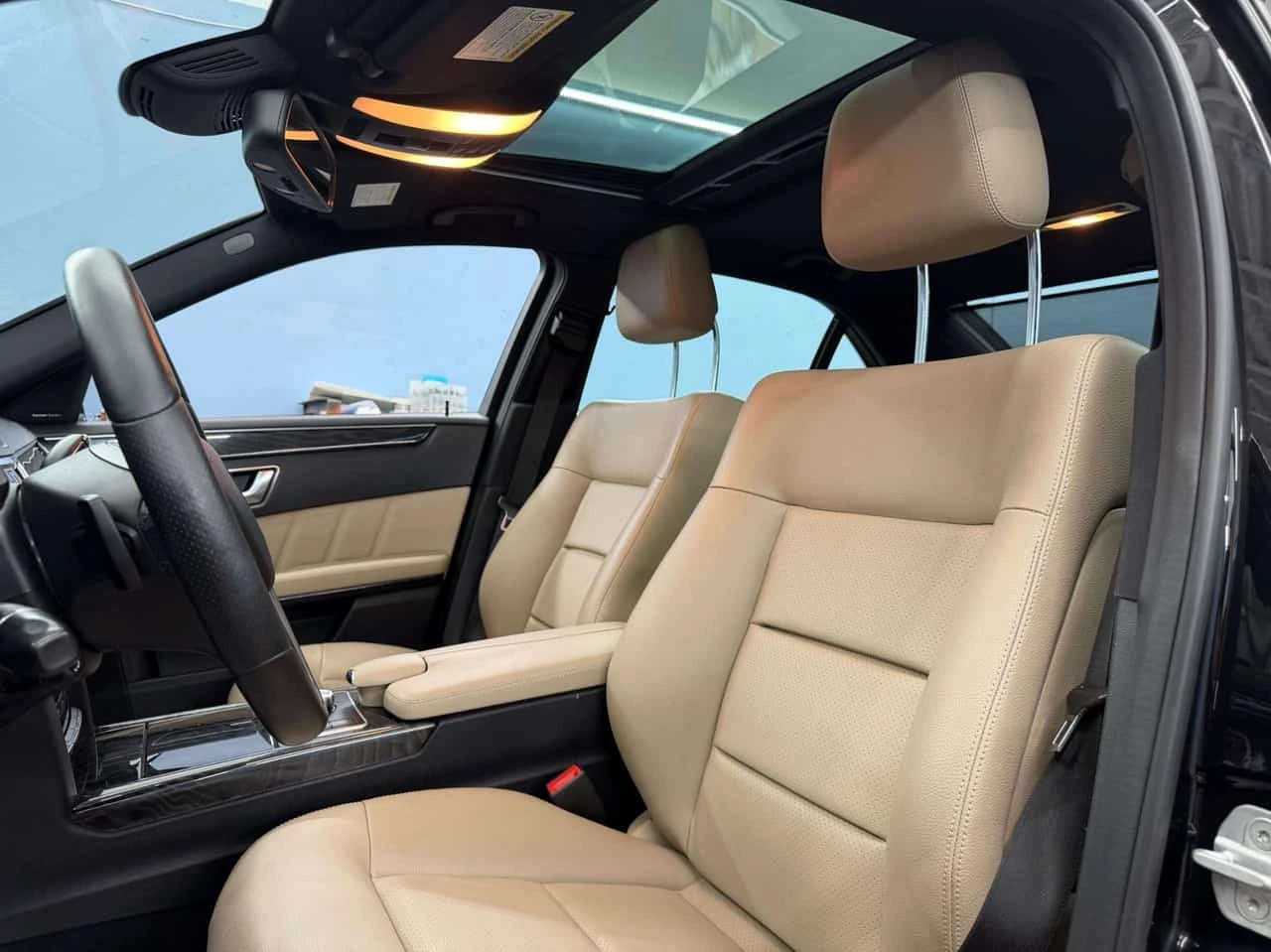 Mercedes-Benz E 300 * | 4MATIC | No Accident | One Owner LOW km * CARF | Mobile.bg � ����������� 16