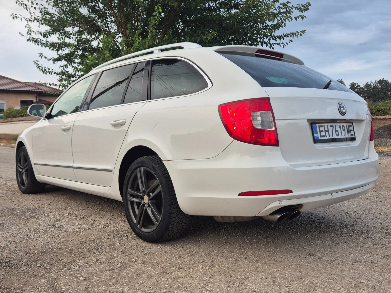 Skoda Superb, снимка 4 - Автомобили и джипове - 56540457