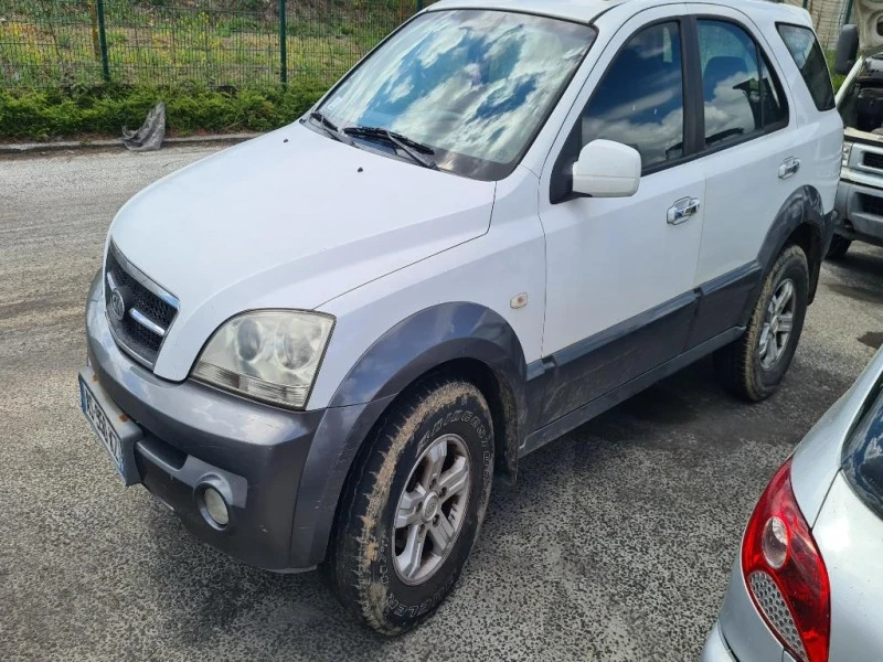 Kia Sorento 2.5 D, снимка 2 - Автомобили и джипове - 25365231