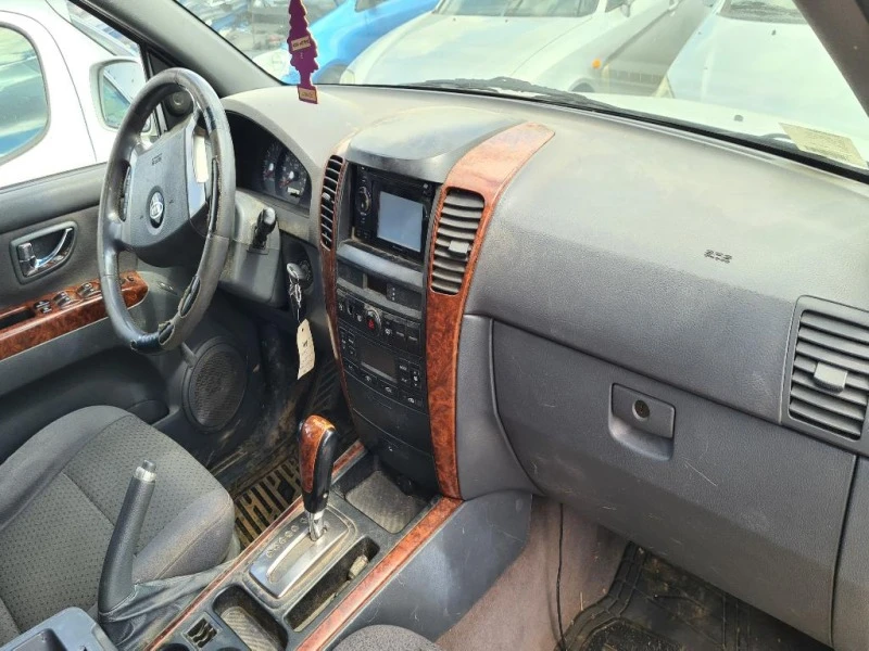 Kia Sorento 2.5 D, снимка 17 - Автомобили и джипове - 25365231