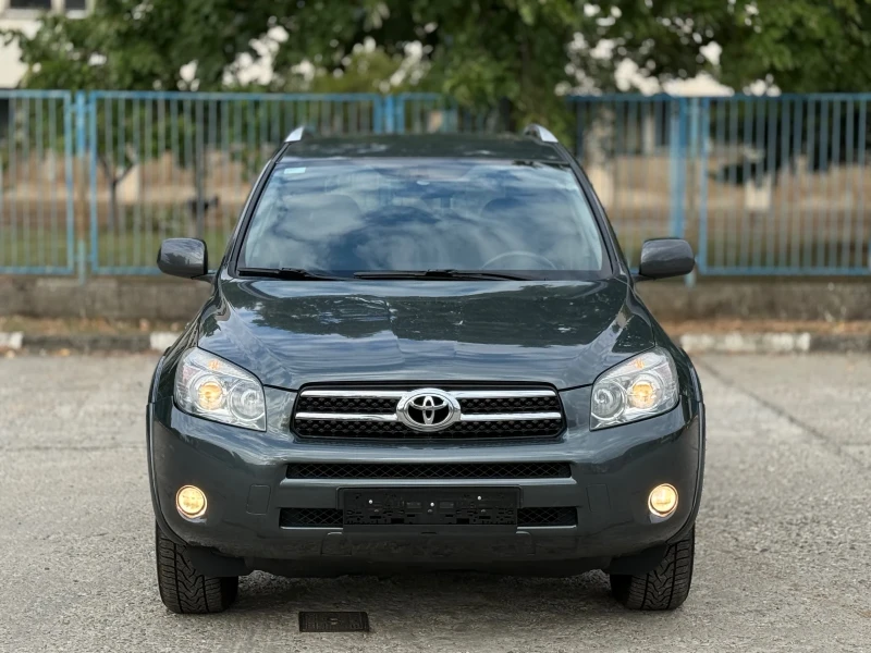 Toyota Rav4 2.2d~177hp~4x4~KEYLESS GO~ITALY, снимка 2 - Автомобили и джипове - 51929035