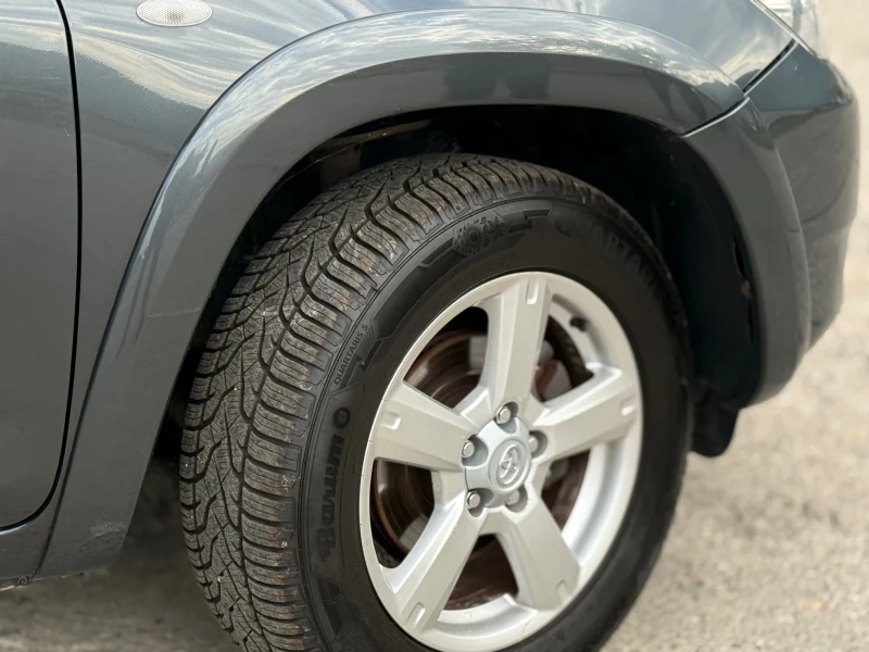 Toyota Rav4 2.2d~177hp~4x4~KEYLESS GO~ITALY, снимка 17 - Автомобили и джипове - 51929035