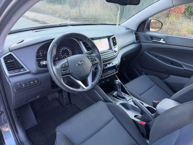 Hyundai Tucson 2.0CRDI 4WD, снимка 7 - Автомобили и джипове - 52847162