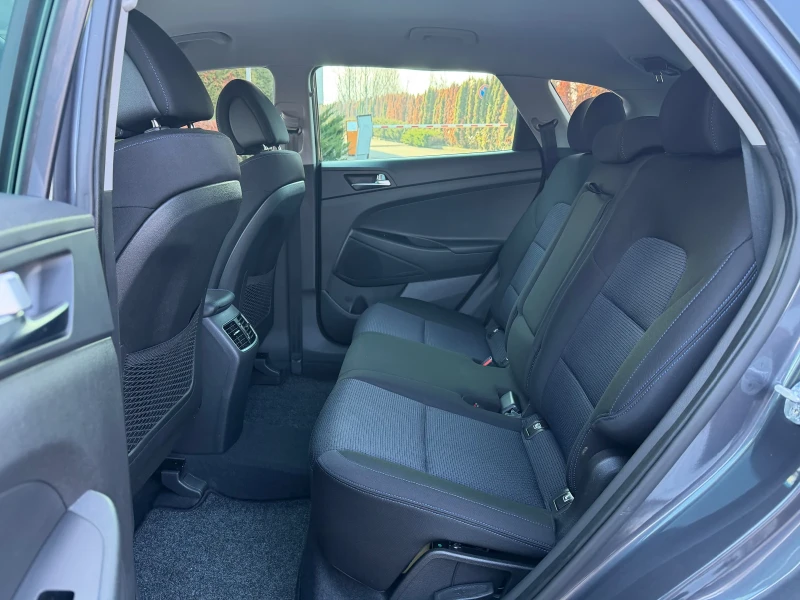 Hyundai Tucson 2.0CRDI 4WD, снимка 16 - Автомобили и джипове - 52847162