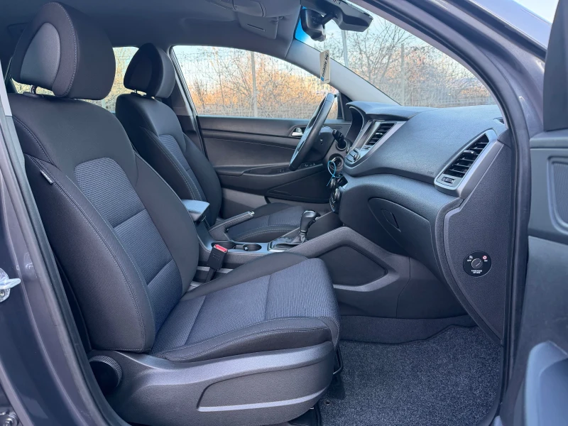 Hyundai Tucson 2.0CRDI 4WD, снимка 9 - Автомобили и джипове - 52847162