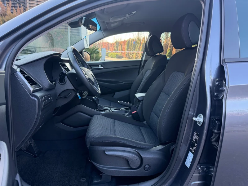 Hyundai Tucson 2.0CRDI 4WD, снимка 8 - Автомобили и джипове - 52847162