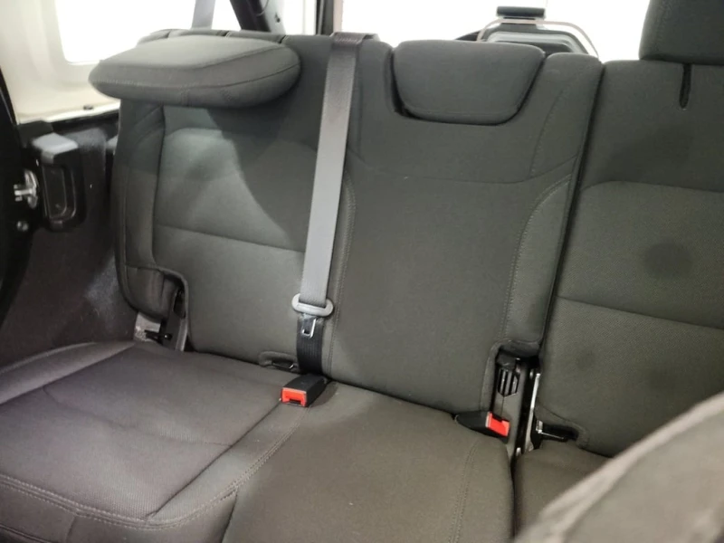 Jeep Wrangler * UNLIMITED SPORT * ПОДГРЕВ * ОТ ПРЕДСТАВИТЕЛСТВО, снимка 13 - Автомобили и джипове - 53451670