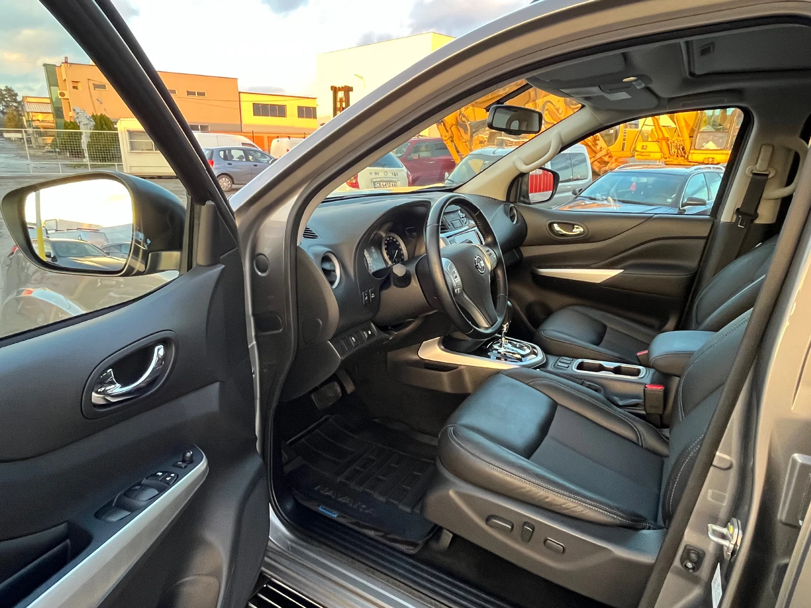 Nissan Navara  | Mobile.bg   12