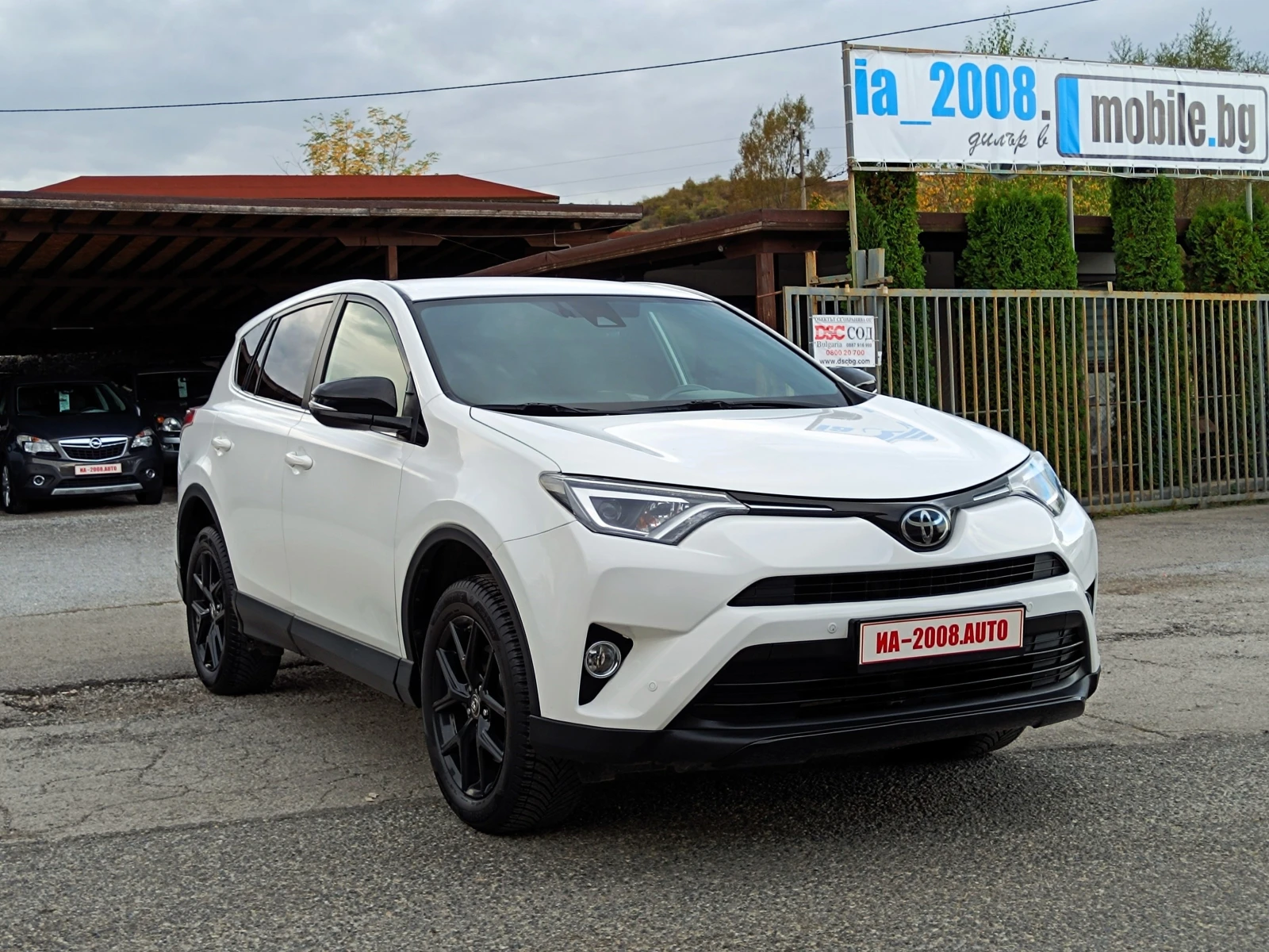 Toyota Rav4 2.0 D4D* NAVI* КАМЕРА* Keyless Go* Distronic* EURO - изображение 3