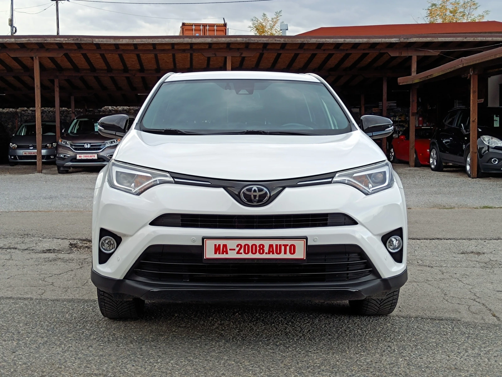 Toyota Rav4 2.0 D4D* NAVI* КАМЕРА* Keyless Go* Distronic* EURO - изображение 2