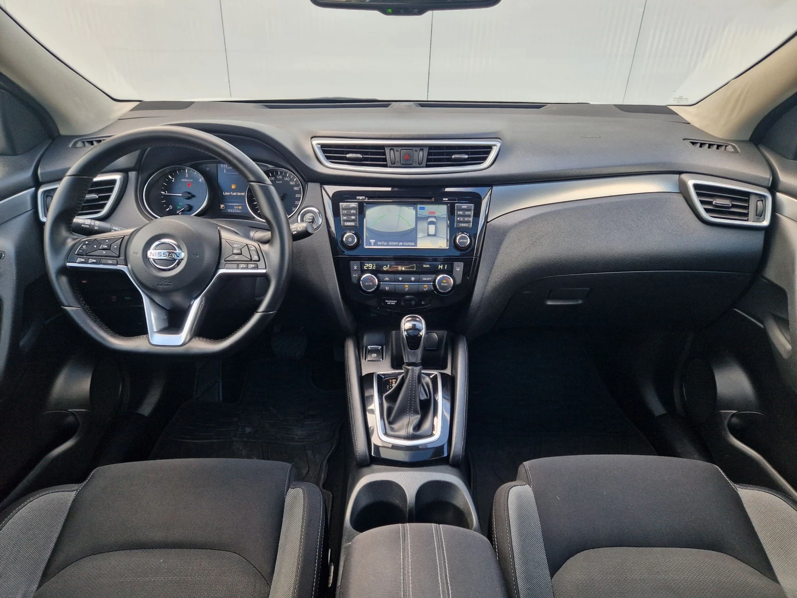 Nissan Qashqai 1.6DCi Tekna Automatik - изображение 10