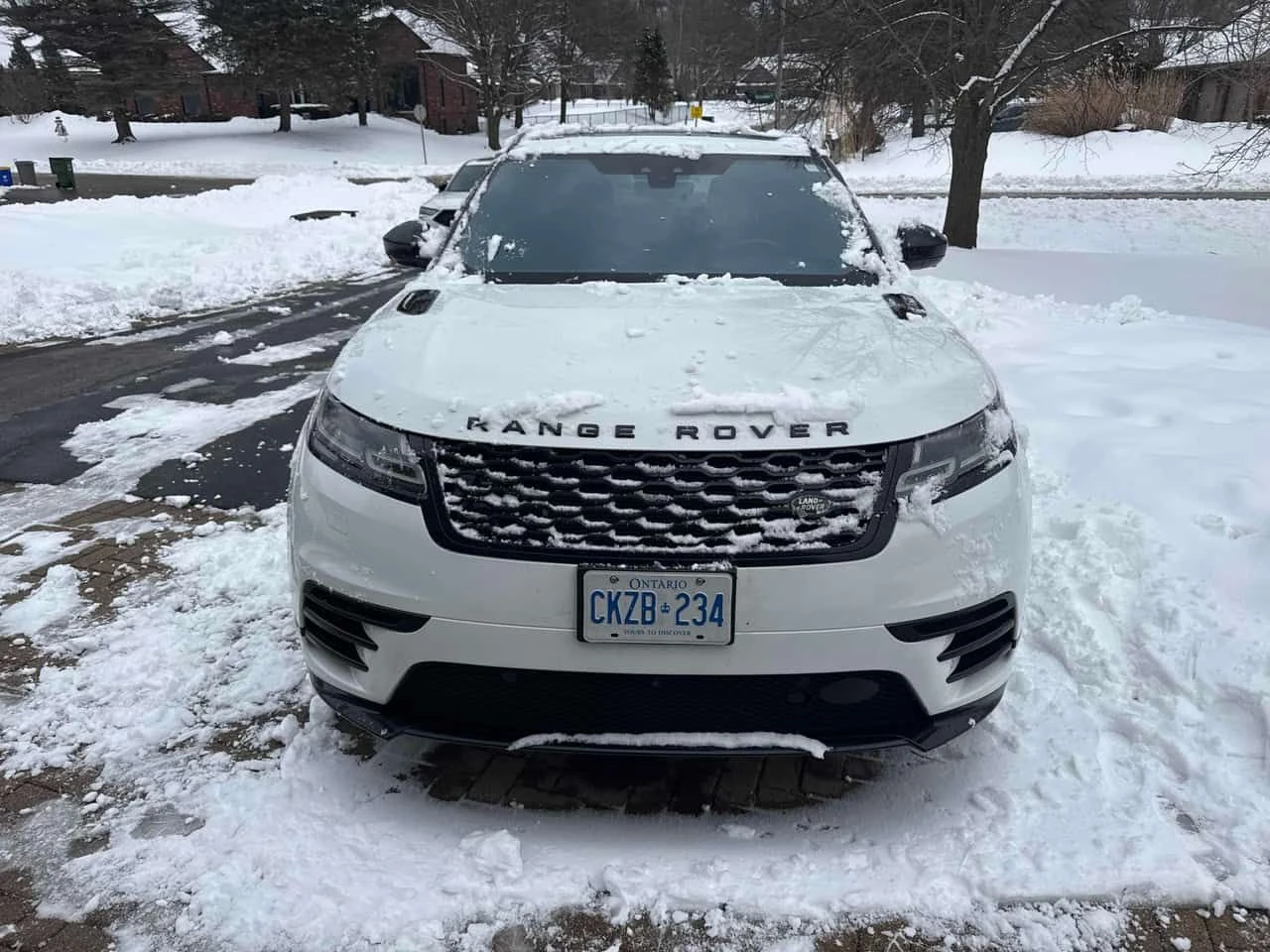 Land Rover Range Rover Velar * R Dynamic SE * CARFAX * DISTRONIC - изображение 6