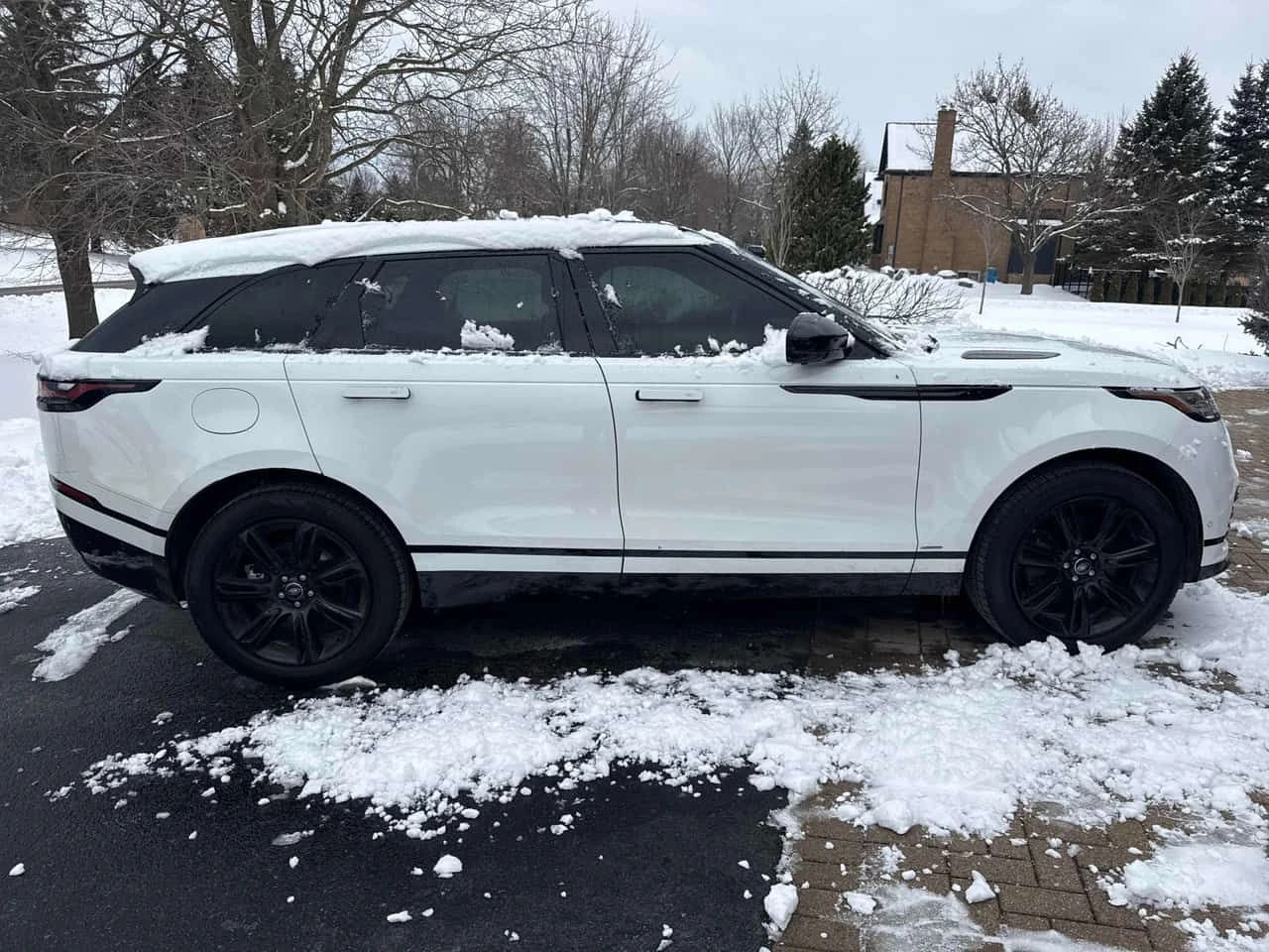 Land Rover Range Rover Velar * R Dynamic SE * CARFAX * DISTRONIC - изображение 3