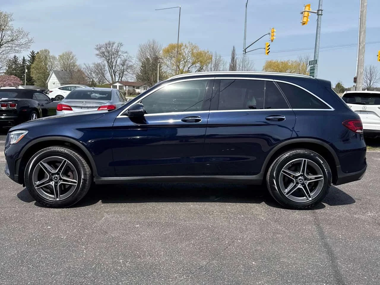 Mercedes-Benz GLC * 300 * 2 КЛЮЧА* ПОДГРЕВ* PANO* KEYLESS* , снимка 2 - Автомобили и джипове - 54327651
