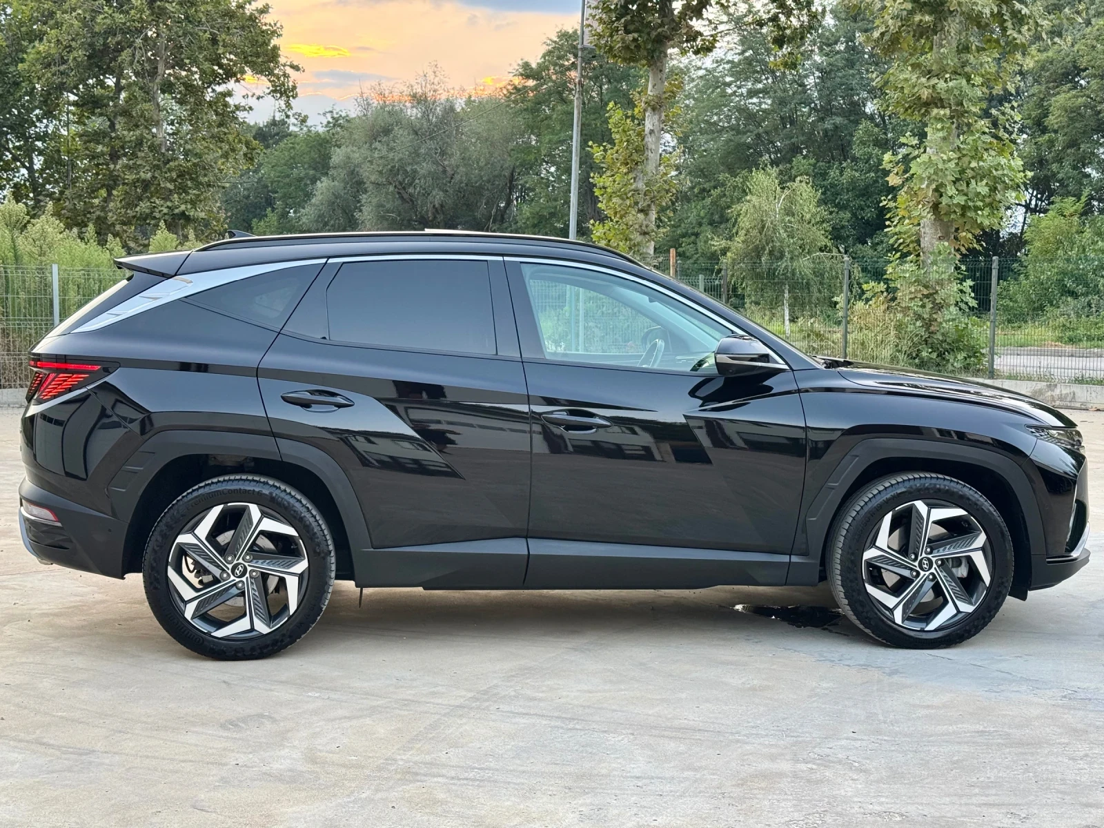 Hyundai Tucson * PREMIUM+ * 4WD* HYBRID* FULL-MAX* , снимка 8 - Автомобили и джипове - 55581451