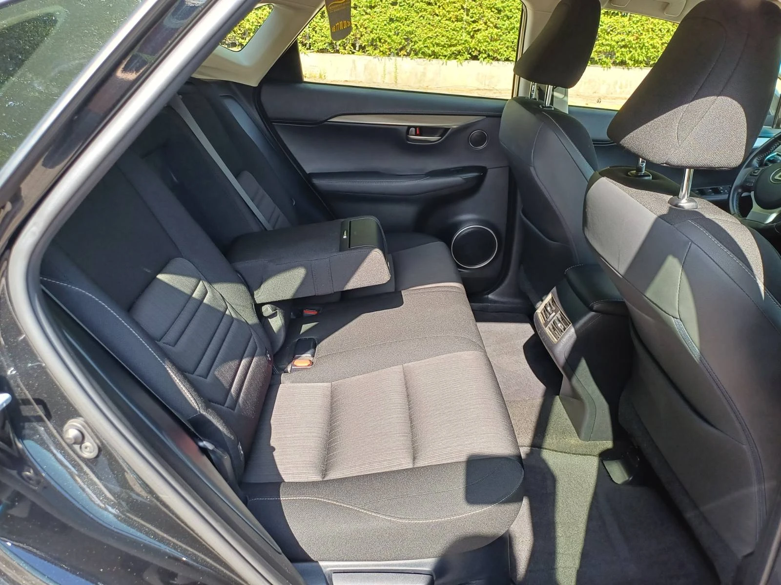 Lexus NX 300h Facelift, снимка 15 - Автомобили и джипове - 56574010
