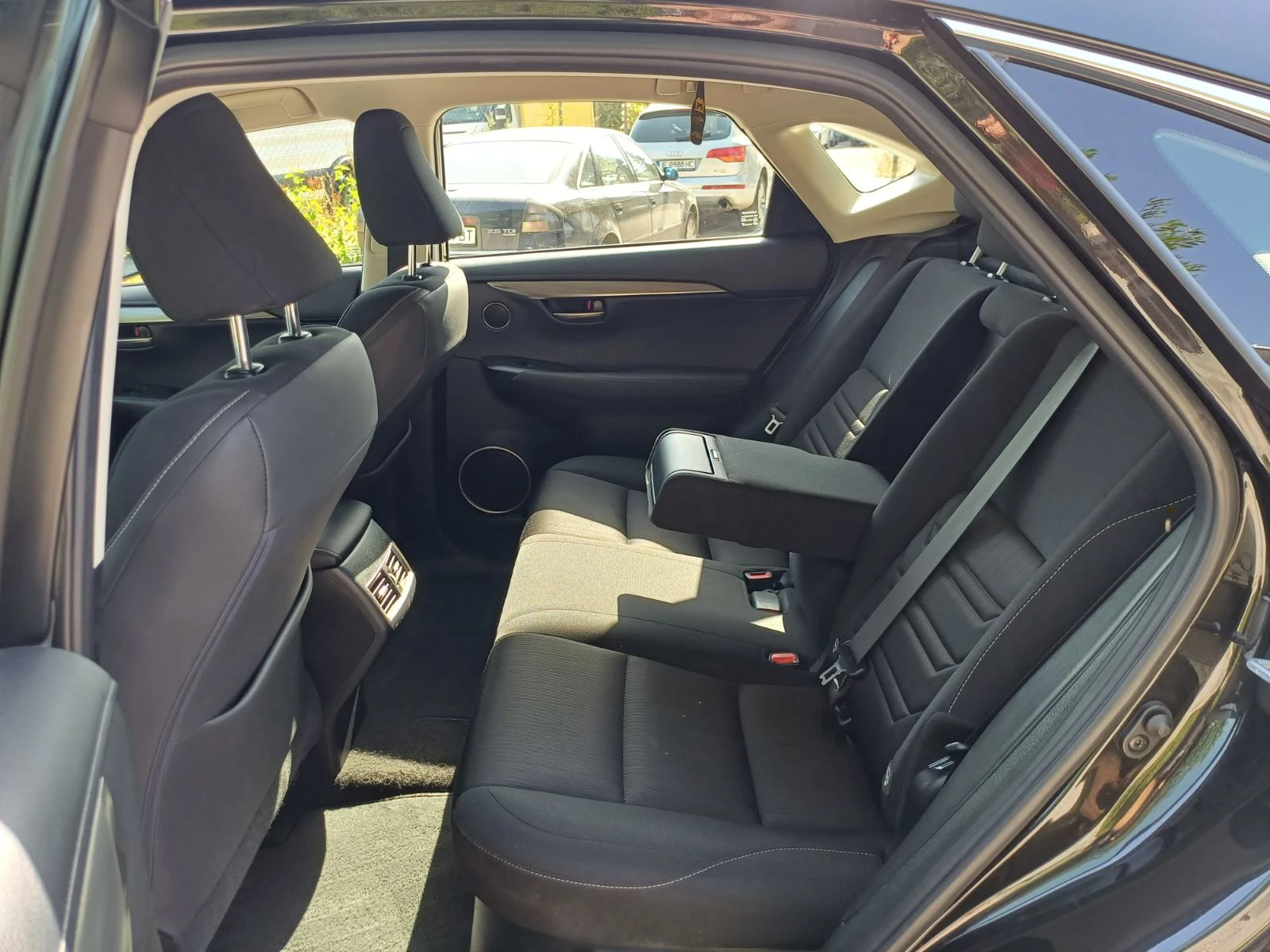 Lexus NX 300h Facelift, снимка 14 - Автомобили и джипове - 56574010