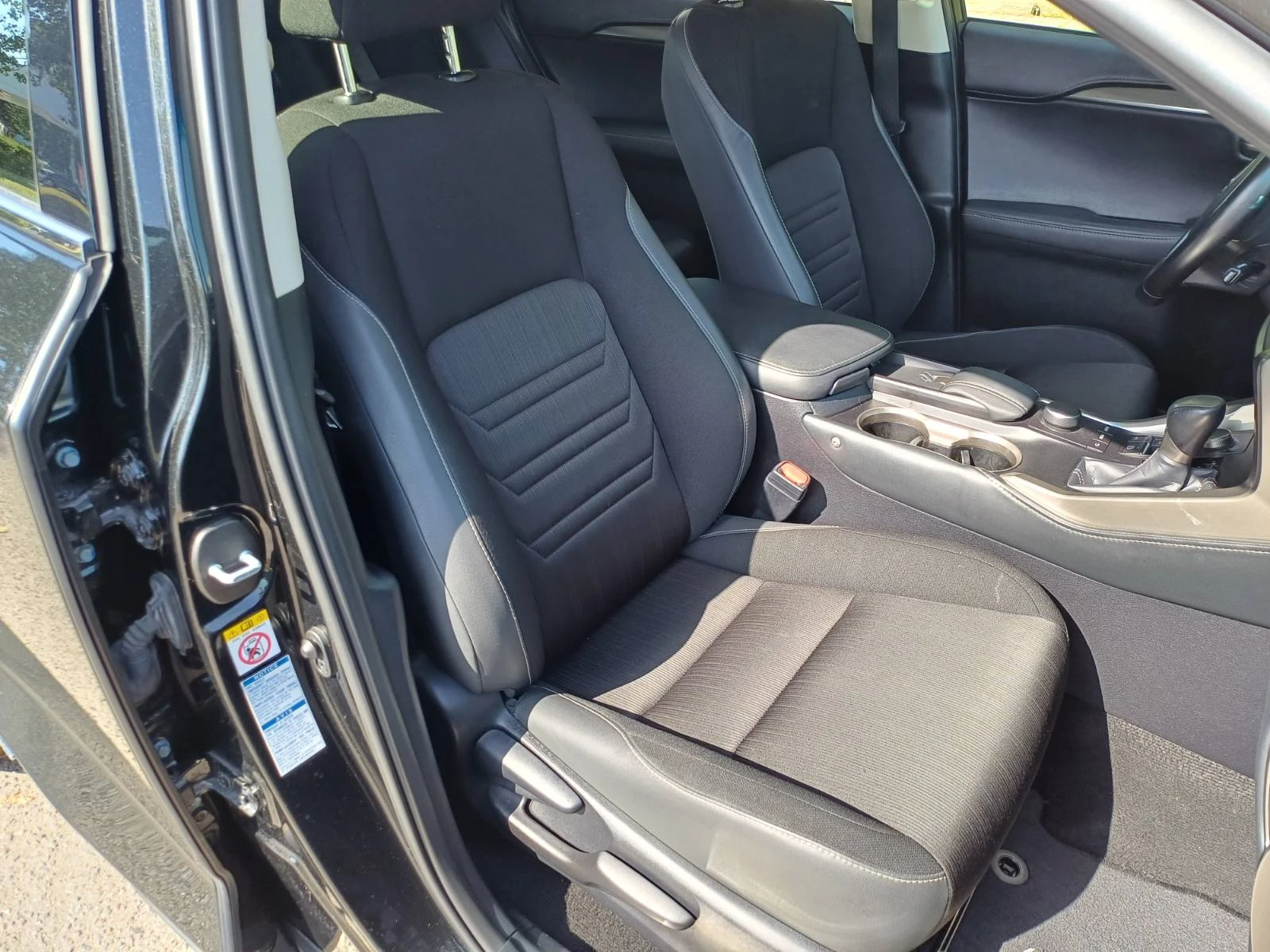 Lexus NX 300h Facelift, снимка 12 - Автомобили и джипове - 56574010