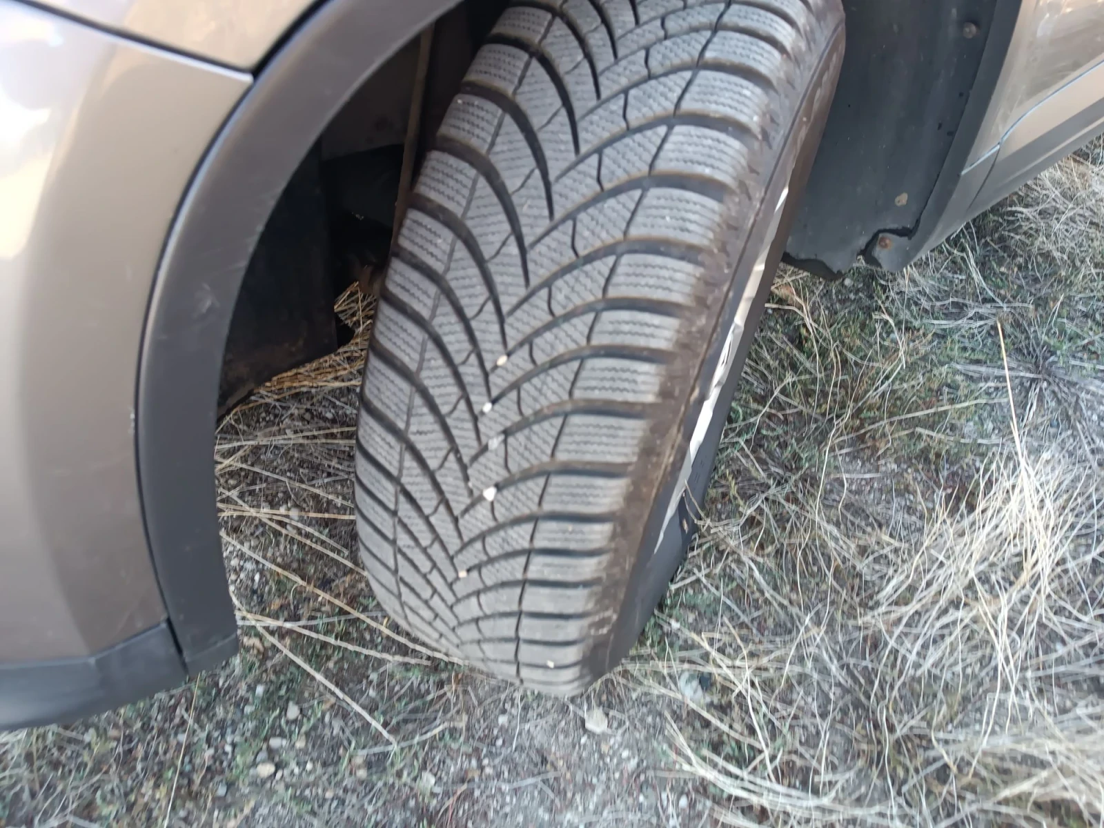 VW Tiguan 2.0tdi 4x4, снимка 13 - Автомобили и джипове - 56660778