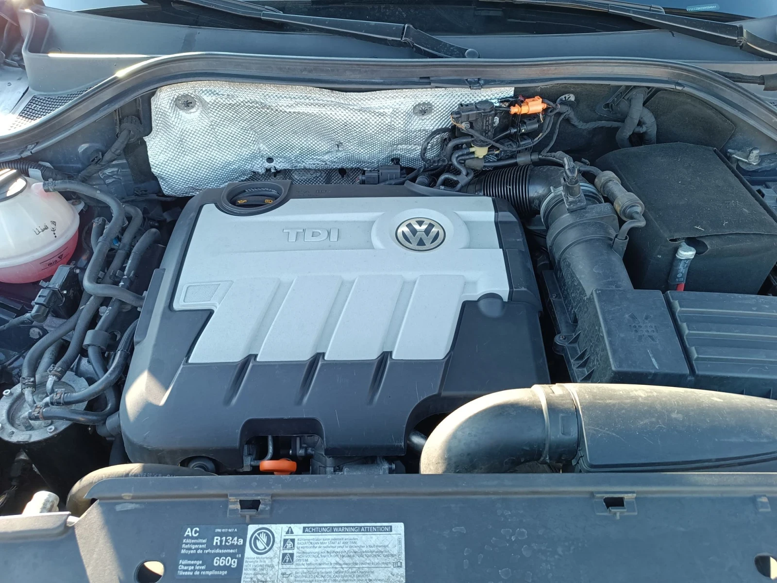 VW Tiguan 2.0tdi 4x4, снимка 12 - Автомобили и джипове - 56660778