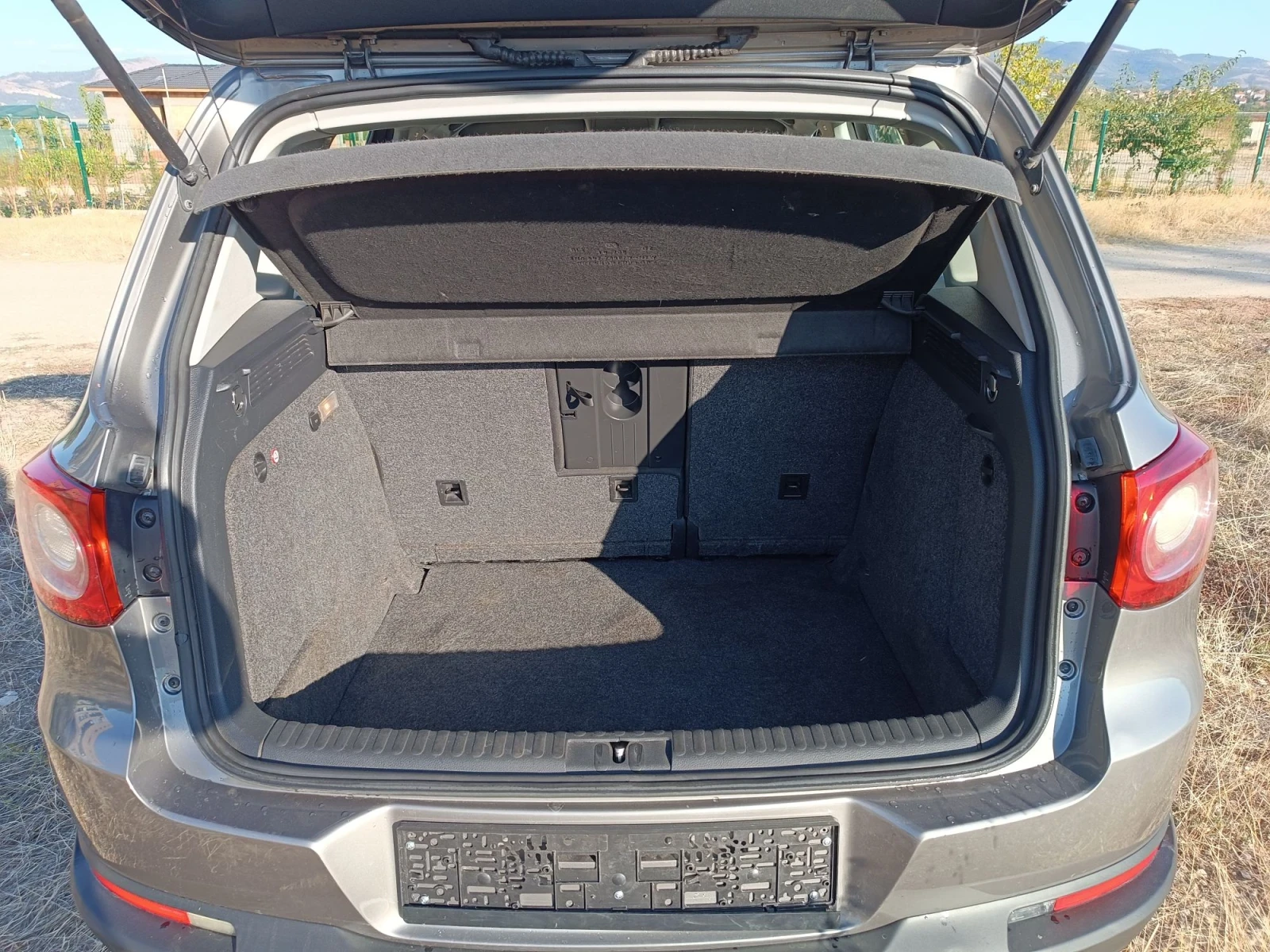 VW Tiguan 2.0tdi 4x4, снимка 11 - Автомобили и джипове - 56660778