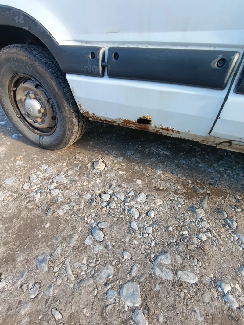 Renault Master 2.8dti, снимка 5 - Бусове и автобуси - 53078918