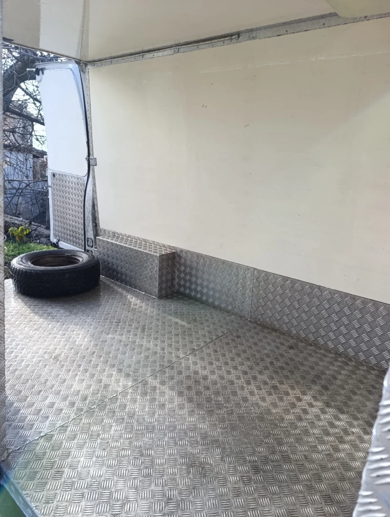 Renault Master 2.8dti, снимка 10 - Бусове и автобуси - 53078918