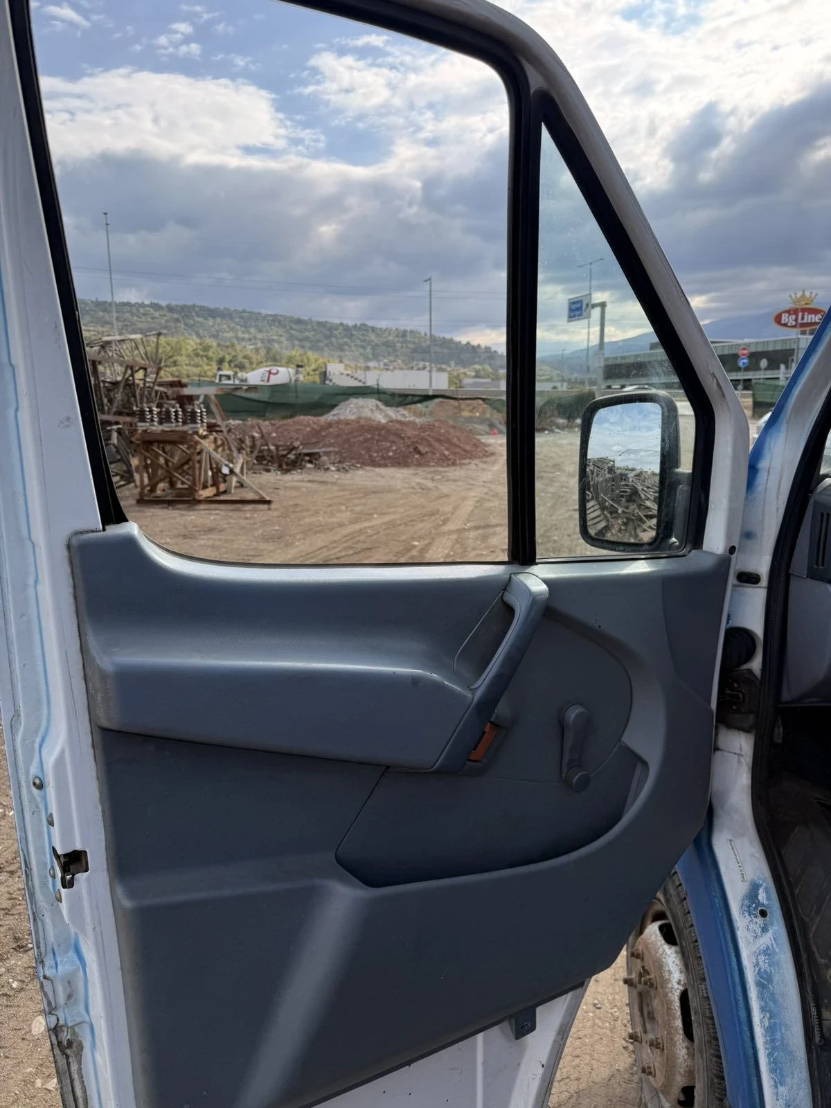 Mercedes-Benz Sprinter 412, снимка 12 - Бусове и автобуси - 56293694