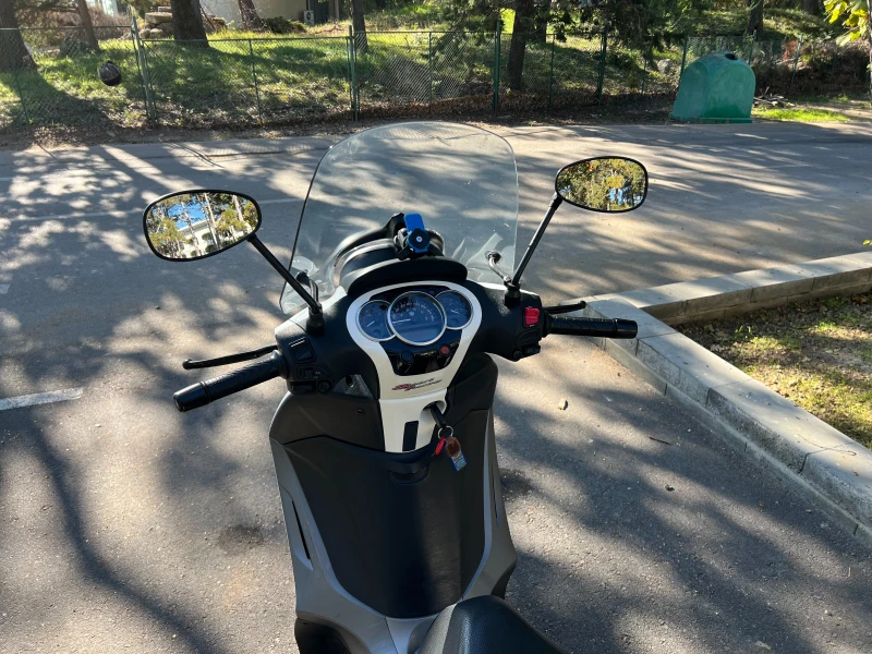 Piaggio Beverly 350, снимка 12 - Мотоциклети и мототехника - 52650392