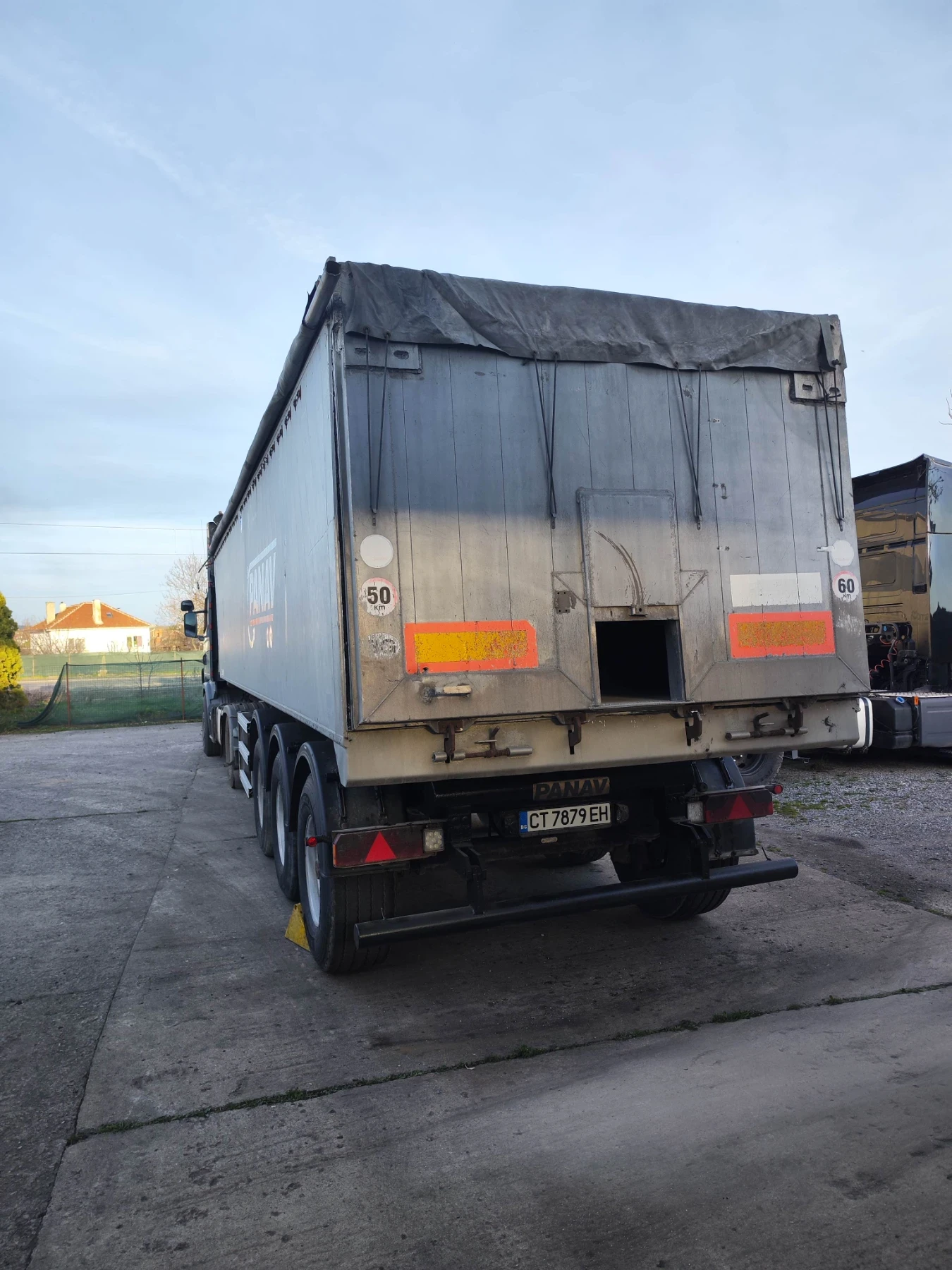 Полуремарке Други Panav 