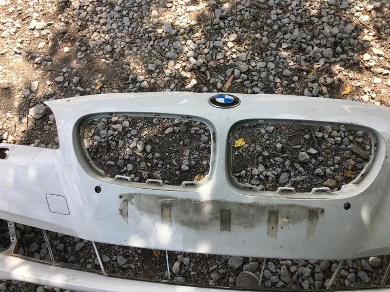 Оригинална предна броня за Bmw 5 series F10 F11. 09-14, снимка 2 - Части - 53556526