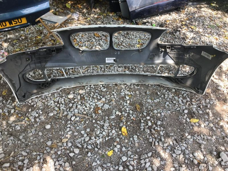 Оригинална предна броня за Bmw 5 series F10 F11. 09-14, снимка 5 - Части - 53556526