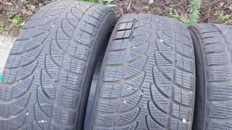 Гуми Зимни 205/45R17, снимка 2 - Гуми и джанти - 27313985