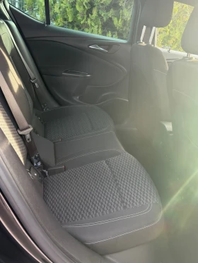 Opel Astra 1.6CDTi/136кс/Германия/Лед/Камера/Подгрев/Фул, снимка 11