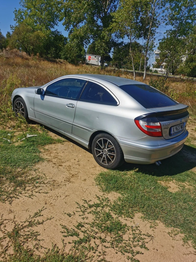 Mercedes-Benz C 220 купе, снимка 3 - Автомобили и джипове - 47368197